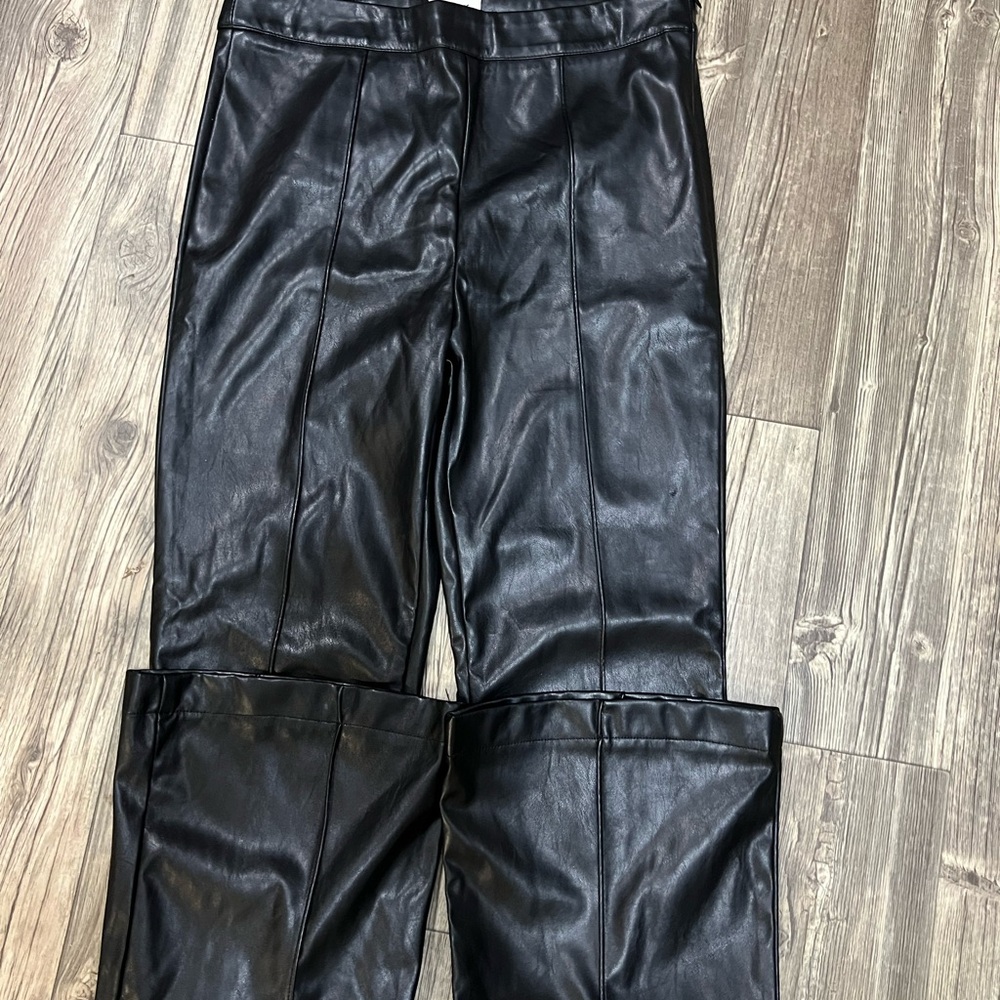 Princess Polly pleather boot cut pants in a Size 8. - Picture 8 of 8